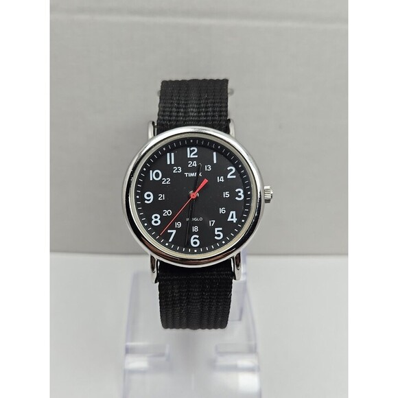 Timex Weekender T2N894 Field Watch Black Nato Nylon Strap New Battery -  Read  - - Picture 1 of 10